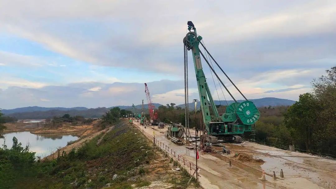金泰設備硬核出擊 丨 泰國水庫上演中國地連墻技術